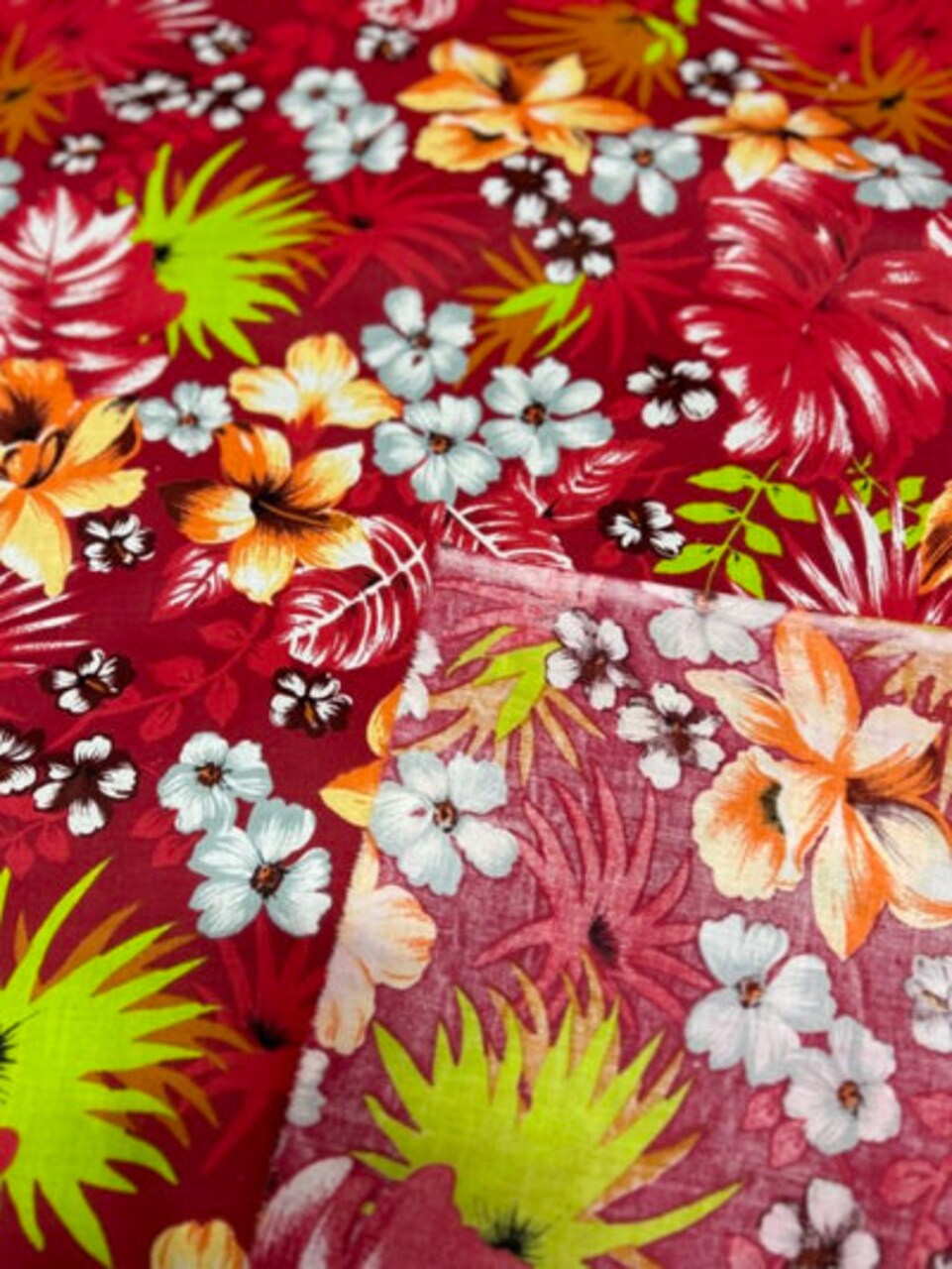 1 Yard Hawaiian Print Poly Cotton Fabric, 58" Wide Lightweight Printed Material for Apparel Use